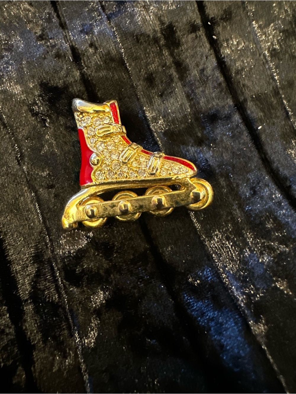 Vintage Roller Skate pin Mechanical Wheels